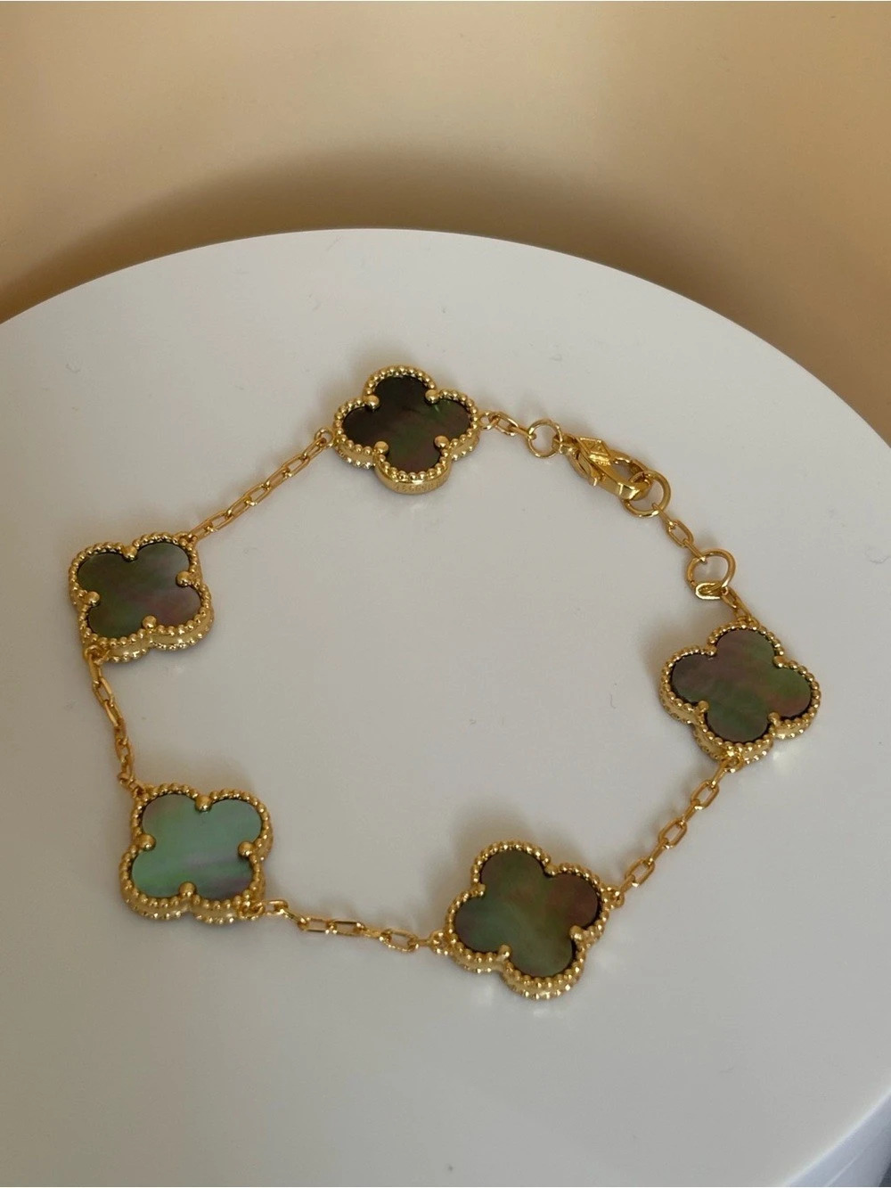 Clover Grey Mother-of-Pearl Bracelet